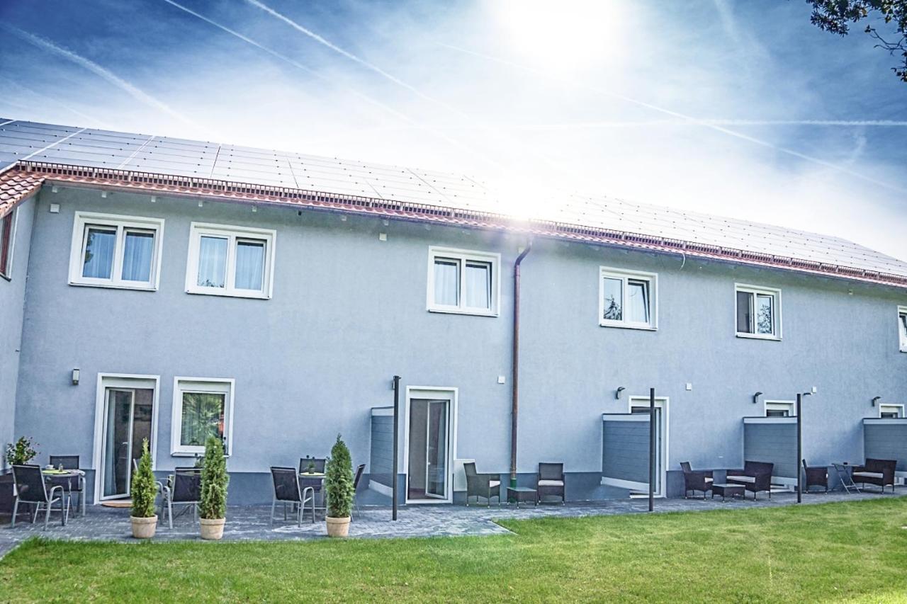 Sunny Hotel Штраубинг Экстерьер фото